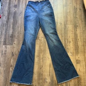 Jegging style flare jeans!! Size 3